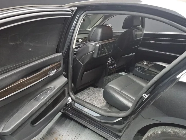 BMW 730 - автомобили, коли, обяви за нови и употребявани 11