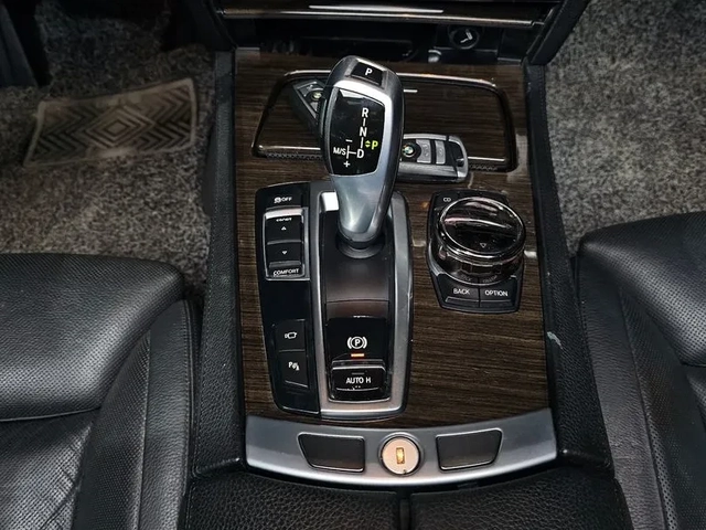 BMW 730 - автомобили, коли, обяви за нови и употребявани 8