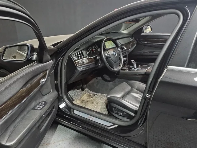 BMW 730 - автомобили, коли, обяви за нови и употребявани 9