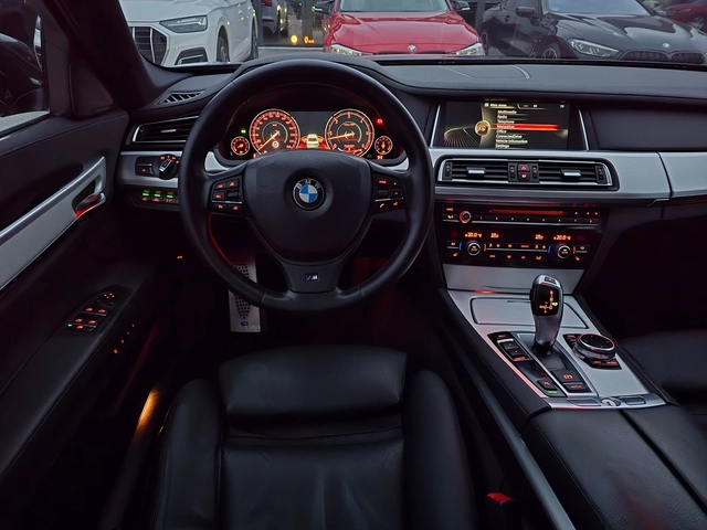 BMW 730 M pack * Vacuum* Head Up* Digital* Distronik* - автомобили, коли, обяви за нови и употребявани 13