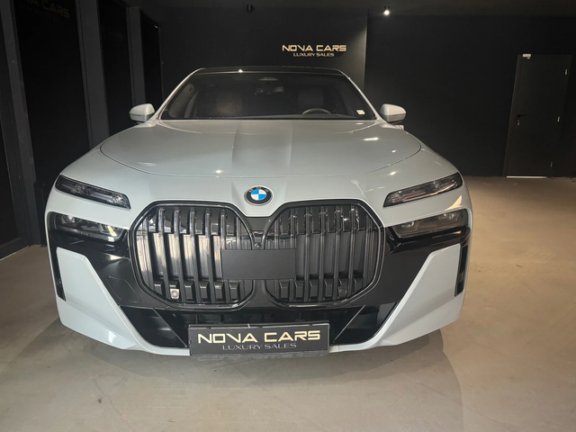 BMW 740 d xDrive M pro TV - автомобили, коли, обяви за нови и употребявани 3