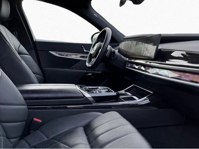 BMW 740 d xdr M Sport Pro - автомобили, коли, обяви за нови и употребявани 4