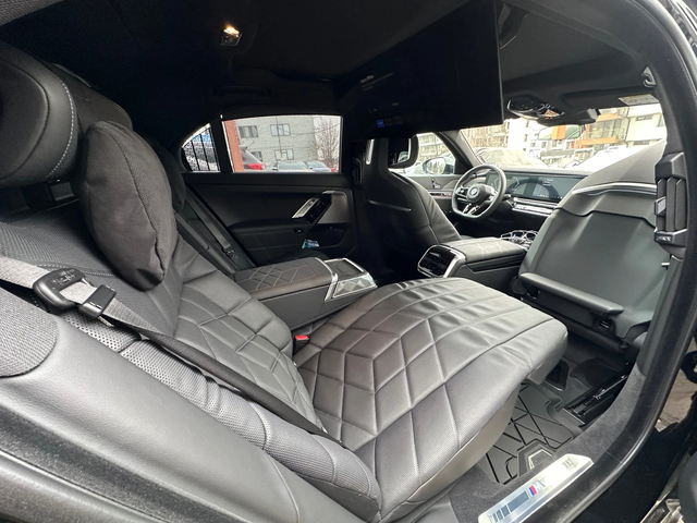 BMW 740 xd M Black Pack B&W Theater Screen Automatic Doors - автомобили, коли, обяви за нови и употребявани 12
