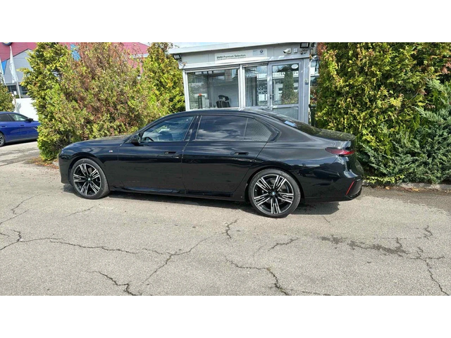 BMW 740 xd M Black Pack B&W Theater Screen Automatic Doors - автомобили, коли, обяви за нови и употребявани 1
