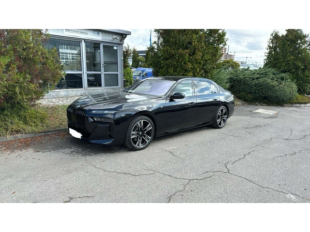 BMW 740 xd M Black Pack B&W Theater Screen Automatic Doors - автомобили, коли, обяви за нови и употребявани 4