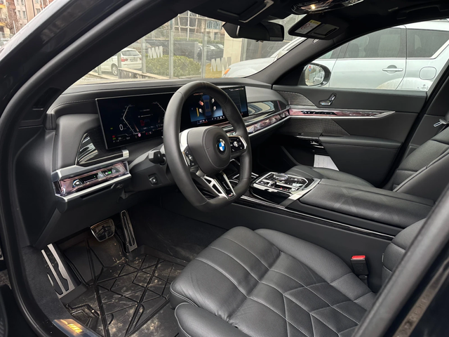 BMW 740 xd M Black Pack B&W Theater Screen Automatic Doors - автомобили, коли, обяви за нови и употребявани 7