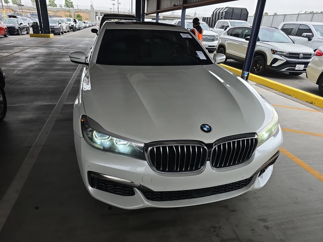 BMW 740 M PACK SHADOWLINE* HEAD UP* KEYLESS* КАМЕРА* АВТО - автомобили, коли, обяви за нови и употребявани 1