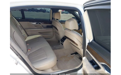 BMW 740 M PACK* HEAD UP* SOFT CLOSE* H/K* КЛИП НА МОТОР - автомобили, коли, обяви за нови и употребявани 9