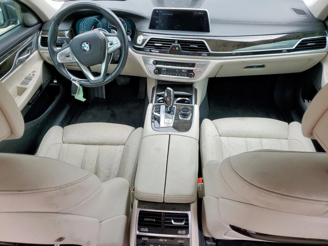 BMW 740 L* HEAD UP* ПАНОРАМА* HARMAN - автомобили, коли, обяви за нови и употребявани 7