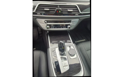 BMW 740 L M-PACK* HARMAN* KEYLESS* APLCRPL* ПАНО - автомобили, коли, обяви за нови и употребявани 6