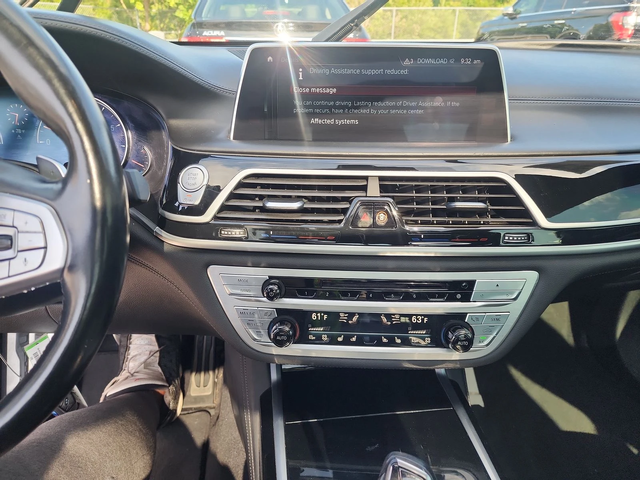 BMW 740 M-PACK* HEADUP* HARMAN* МАСАЖ* ОБДУХ* ПАНОРАМА* KE - автомобили, коли, обяви за нови и употребявани 7