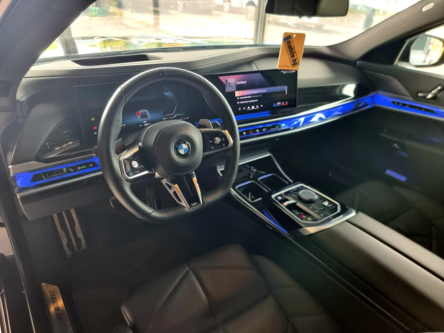 BMW 740 * INDIVIDUAL* Xdrive* Mpack* Head up* Distr* B&W* - автомобили, коли, обяви за нови и употребявани 7