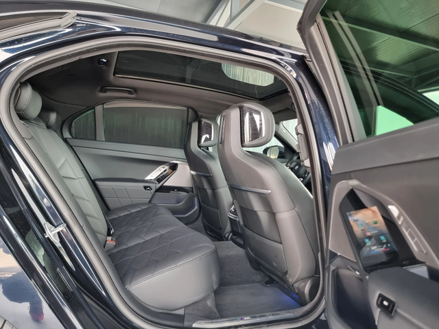 BMW 740 * INDIVIDUAL* Xdrive* Mpack* Head up* Distr* B&W* - автомобили, коли, обяви за нови и употребявани 9