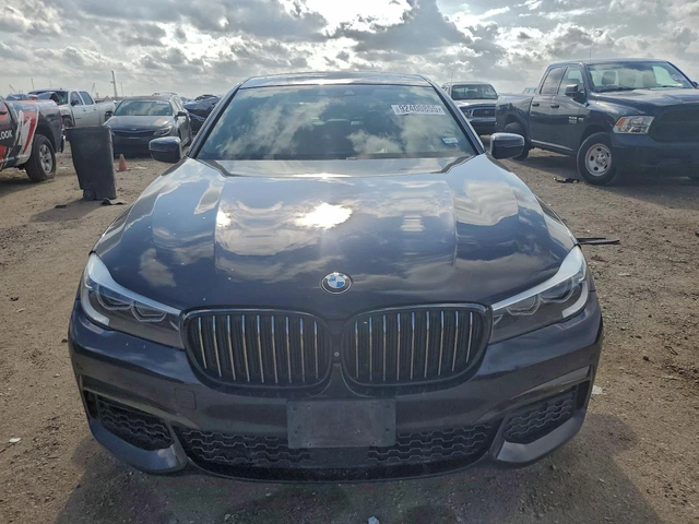 BMW 740 XDRIVE* MPACK* DISTRONIC* 360* B&W* ОРАНЖ* - автомобили, коли, обяви за нови и употребявани 4