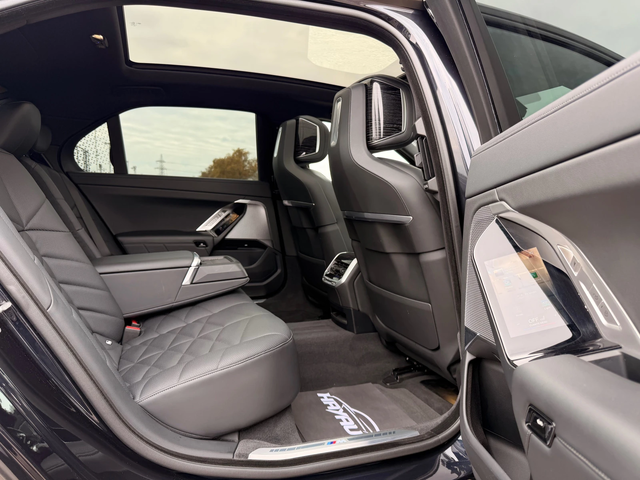 BMW 740 d= xDrive= M-pack= Performance Pack= Bowers & Wilk - автомобили, коли, обяви за нови и употребявани 12