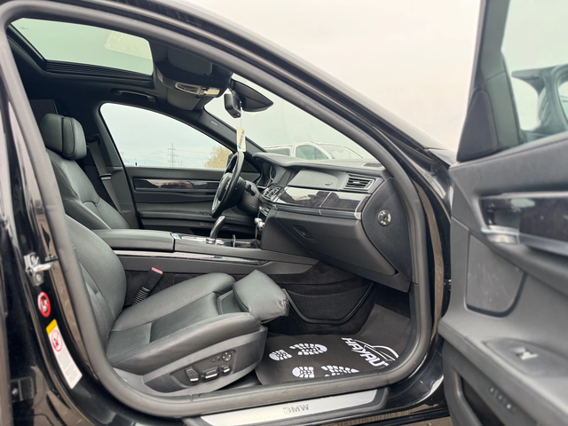 BMW 740 I= M-pack= Distronic= Head Up Display= Keyless Go= - автомобили, коли, обяви за нови и употребявани 10