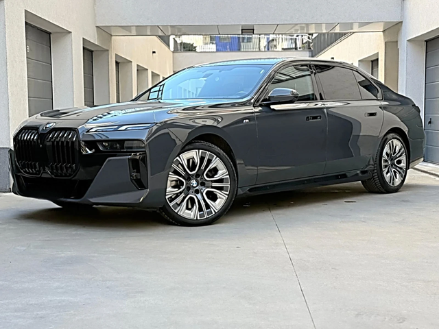 BMW 740 BMW 740 B&W* TV* LASER* SKY* CHAUFFEUR* FULL MAXX - автомобили, коли, обяви за нови и употребявани 7