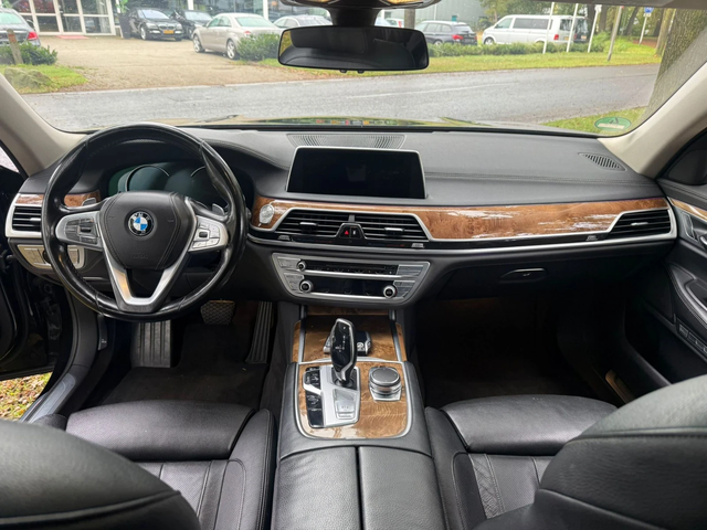 BMW 740 ОЧАКВАН ВНОС BMW 740d M Sport* LASER* 360* H - автомобили, коли, обяви за нови и употребявани 13