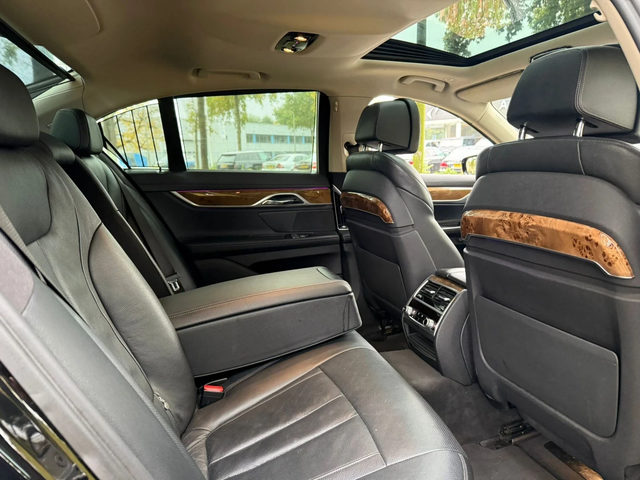 BMW 740 ОЧАКВАН ВНОС BMW 740d M Sport* LASER* 360* H - автомобили, коли, обяви за нови и употребявани 6