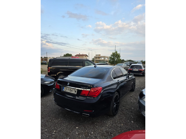 BMW 740 - автомобили, коли, обяви за нови и употребявани 3