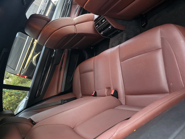 BMW 740 - автомобили, коли, обяви за нови и употребявани 9