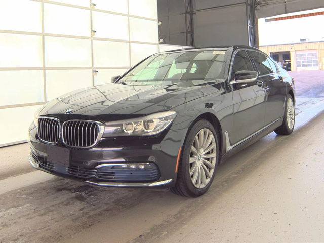 BMW 740 i xDrive - автомобили, коли, обяви за нови и употребявани 0