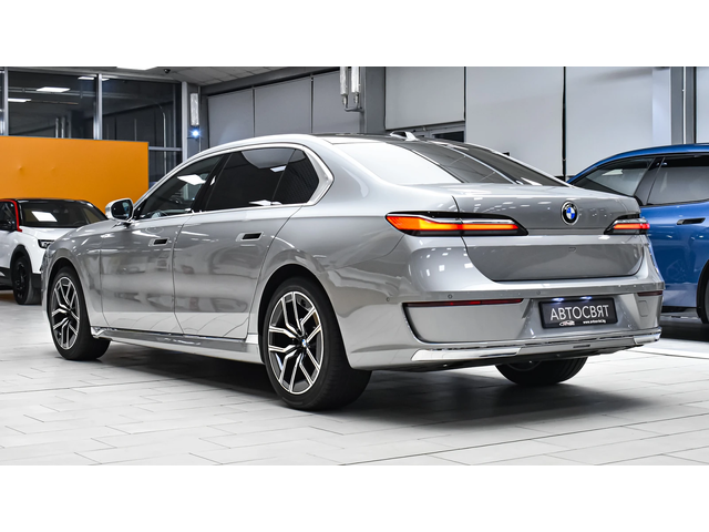 BMW 740 d xDrive Pure Excellence Mild Hybrid Sportautomati - автомобили, коли, обяви за нови и употребявани 6