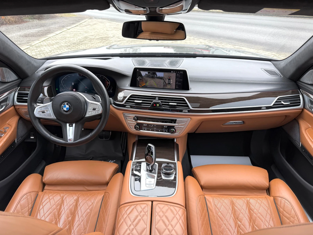 BMW 740 XDRIVE#LONG#INDIVIDUAL#3xTV#B&W#44000KM - автомобили, коли, обяви за нови и употребявани 9