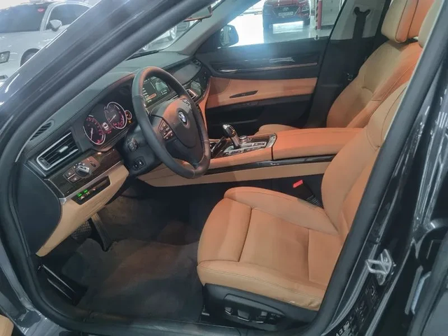 BMW 740 d xDrive - автомобили, коли, обяви за нови и употребявани 11