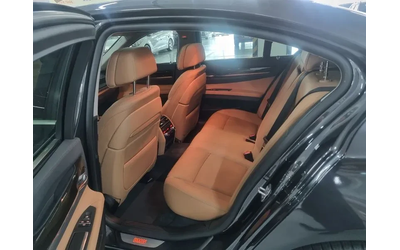 BMW 740 d xDrive - автомобили, коли, обяви за нови и употребявани 9