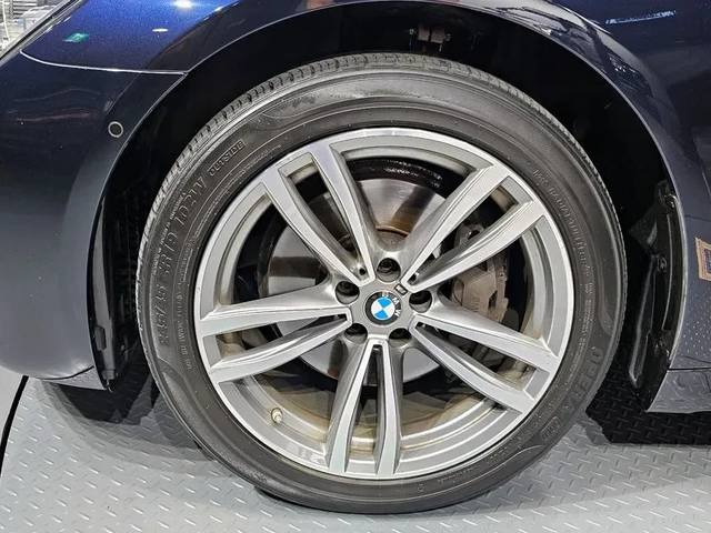 BMW 740 D xDrive M Sports - автомобили, коли, обяви за нови и употребявани 4