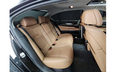 BMW 740 Li - автомобили, коли, обяви за нови и употребявани 10