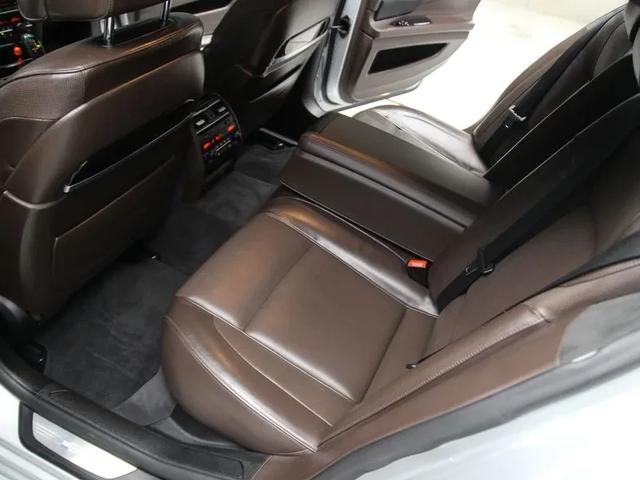 BMW 740 D xDrive Individual - автомобили, коли, обяви за нови и употребявани 11