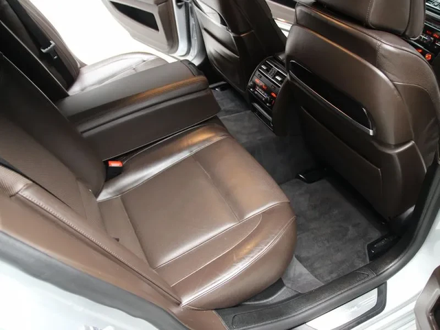 BMW 740 D xDrive Individual - автомобили, коли, обяви за нови и употребявани 13