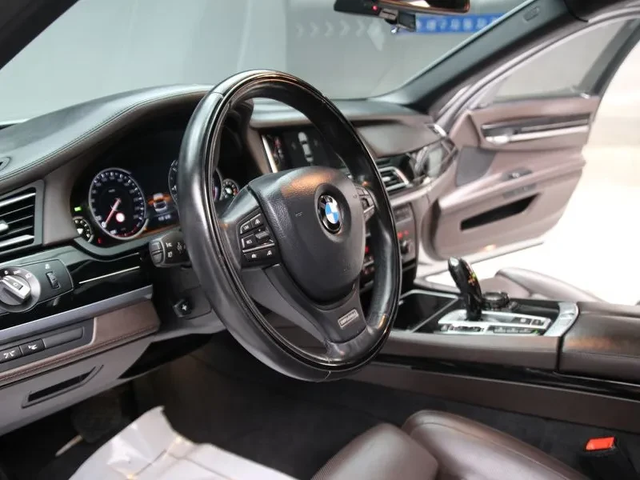 BMW 740 D xDrive Individual - автомобили, коли, обяви за нови и употребявани 9