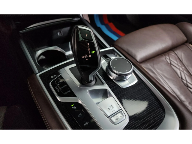 BMW 740 7 Series (G11) 740D xDrive M Sports - автомобили, коли, обяви за нови и употребявани 7