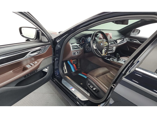 BMW 740 7 Series (G11) 740D xDrive M Sports - автомобили, коли, обяви за нови и употребявани 8