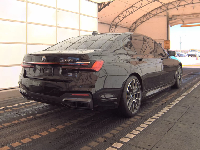 BMW 740 M* SPORT* ОБДУХВАНЕ* 360КАМЕРА* LANE* ASSIST* - автомобили, коли, обяви за нови и употребявани 1