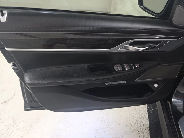 BMW 740 M* SPORT* HARMON* KARDON* ХЕДЪП* LANE* ASSIST* - автомобили, коли, обяви за нови и употребявани 6