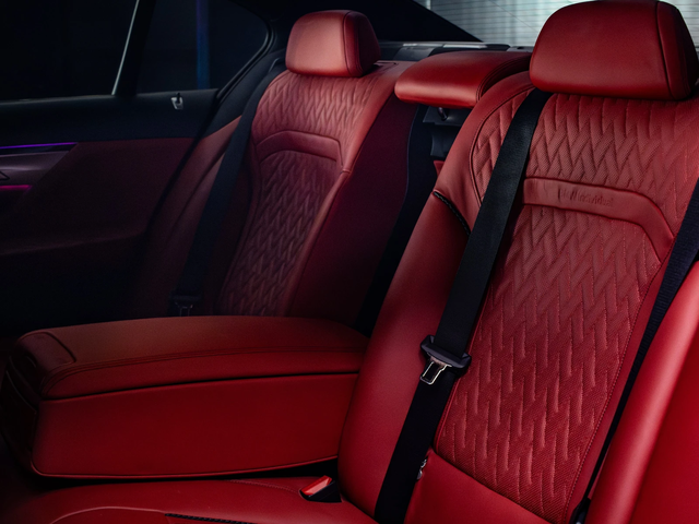 BMW 740 i* Carbon Core* ПЪЛЕН M ПАКЕТ* МАСАЖИ* ОБДУХВАНЕ* - автомобили, коли, обяви за нови и употребявани 13