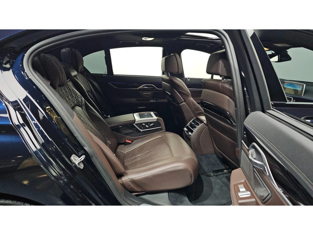 BMW 740 * ДИСТРОНИК * 360 * МАСАЖИ * HUD * АМБИЕНТНО - автомобили, коли, обяви за нови и употребявани 11
