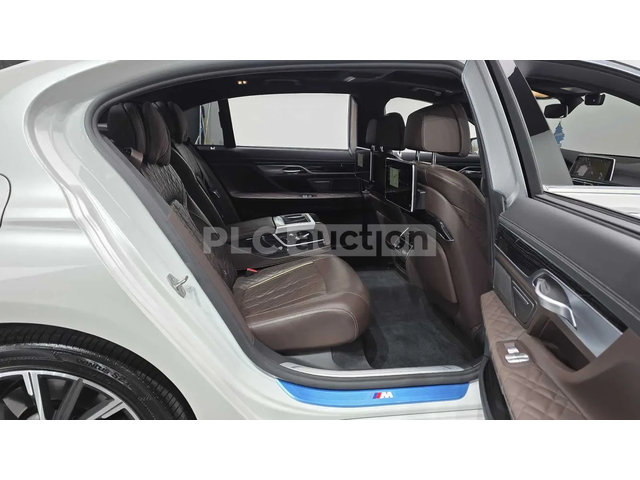 BMW 740 Li * IDIVIDUAL* МАСАЖ* ЛАЗЕР* ОБДУХВАНЕ* FULL* - автомобили, коли, обяви за нови и употребявани 12
