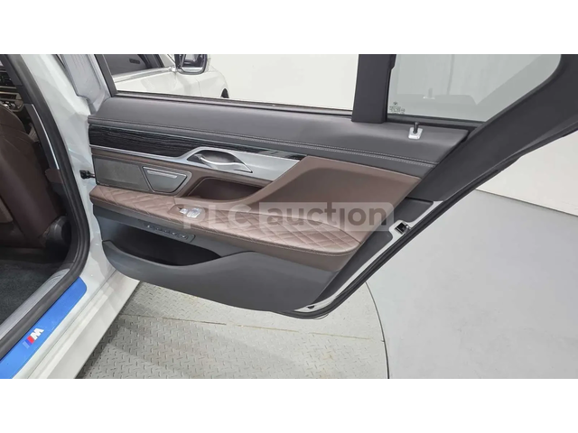 BMW 740 Li * IDIVIDUAL* МАСАЖ* ЛАЗЕР* ОБДУХВАНЕ* FULL* - автомобили, коли, обяви за нови и употребявани 8