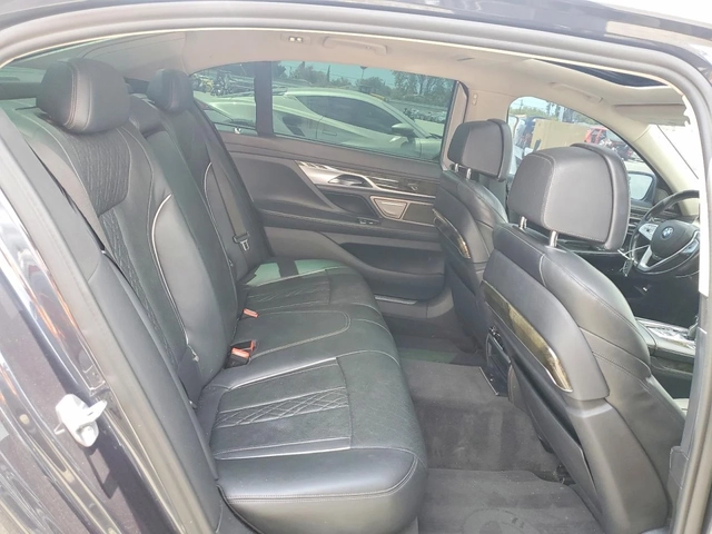 BMW 740 Li| DISTRONIC| LASER| HUD| HARMAN| MASSAGE - автомобили, коли, обяви за нови и употребявани 9