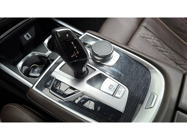 BMW 740 M-PK* 8ZF* SOFT-CLOSE* ОБДУХ* МАСАЖ* HEAD-UP* 360* - автомобили, коли, обяви за нови и употребявани 12