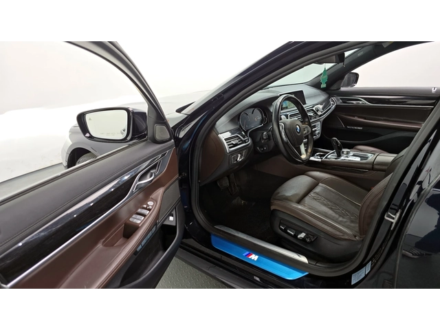 BMW 740 M-PK* 8ZF* SOFT-CLOSE* ОБДУХ* МАСАЖ* HEAD-UP* 360* - автомобили, коли, обяви за нови и употребявани 7