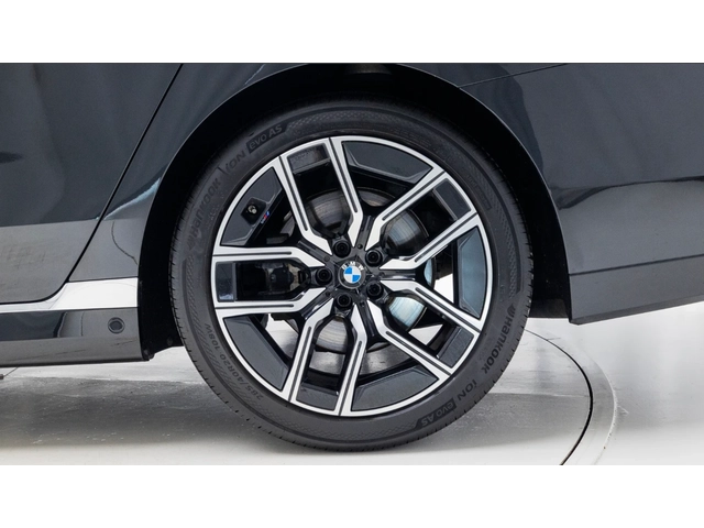 BMW 700 M SPORT | XDRIVE - автомобили, коли, обяви за нови и употребявани 9