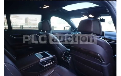 BMW 740 - автомобили, коли, обяви за нови и употребявани 9