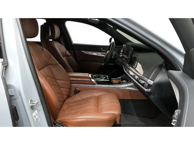 BMW 740 - автомобили, коли, обяви за нови и употребявани 10