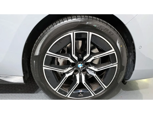 BMW 740 - автомобили, коли, обяви за нови и употребявани 4